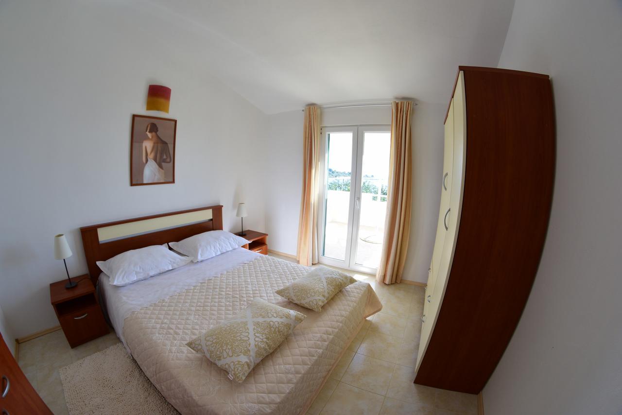 Apartment Ivica Mali Drvenik Exterior photo